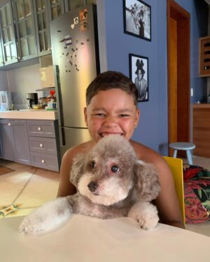 Cintia Rosa Instagram - Não aguento esse João!!! Cachorro mais fofuxo do mundo!!!!!!💙✨🫶🏽