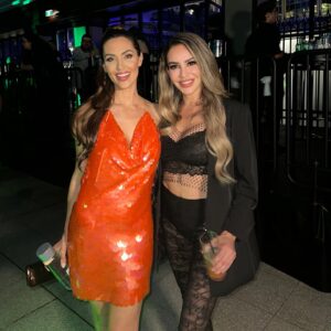 Cintia de Sà Instagram - @maximgrandprixparty Avec la Magnifique embrassadrice @kimbruneau mon amie depuis que jsuis arriver au Québec! 😅🙌🏼 La plus nouvelle maman Magnifique, qui as tout mon admiration!! love u! ❤️ 
#grandprixmtl #grandprixmontreal #maximparty