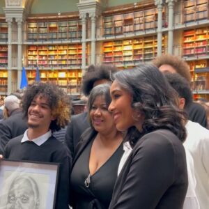 Clémence Botino Instagram - Hello tout le monde 🤍
Hier j’ai eu l’honneur d’assister à l’hommage national rendu à notre grande dame Maryse Condé. Nous avons partagé un moment émouvant à travers les témoignages, la lecture de ses livres, le chant … Tout cela renforcé par l’atmosphère de la bibliothèque Richelieu où j’ai eu la chance d’étudier. 
Un moment magique parmi les livres 📚.
Mes pensées sincères accompagnent ses proches…
Vos mots ont su parler à de nombreuses générations, je vous rassure ce n’est que le début.
Je remercie Monsieur le Président de la République @emmanuelmacron pour l’invitation, ainsi que Madame la Ministre de la Culture @rachida.dati  et Madame la Ministre déléguée chargée des Outre-mer Marie Guévenoux 🇫🇷.