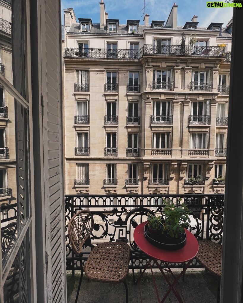 Clémence Botino Instagram - France in Paris 🤍🤫🇫🇷