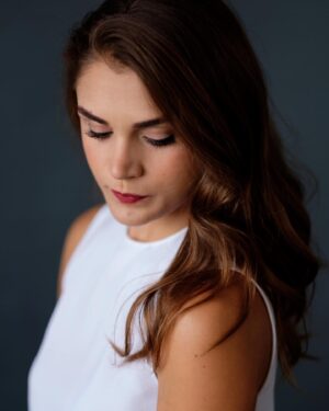 Claire Blackwelder Instagram - Corcovado, September 2017. What an honor it is to go through life with other people and to share, even in a remote online way, each other’s joys and struggles and experiences. Our lives are filled with connections rich in variation and are made the better for it. Here is my talented and beautiful friend Claire, only a few weeks after I met her six years ago at Little Dom’s in LA and asked if I could take her pictures.

Model: @claiblackwelder

#portrait #model #actor #actress #pianist #musician #singer #dtla #fujixt2