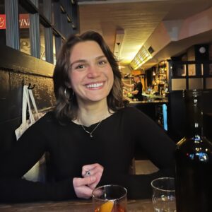 Claire Blackwelder Instagram - Moved back to Brooklyn and chopped my hair off but this was taken in Manhattan
