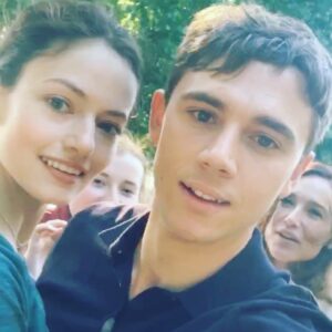 Claire Forlani Instagram - I really wanted to post this spectacular picture of Fern & me with Mackenzie & Calam. I feel really bad for them  with Me & Fern stealing the limelight like that! 👯‍♀️ #BlackBeauty 🐎 #MakingMovies 🎬 #CapeTown #SouthAfrica 🇿🇦 @fern_deacon @mackenziefoy @calamlynch 💜🐎💜