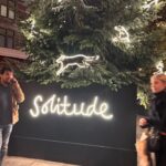 Claire Forlani Instagram - Suzy Murphy the artist chosen for the honor of creating the Christmas tree for the Connaught this year! My dream tree Chic, Dogs and meaningful . LOVE the TREE! 🌟🐾🌲❤️ BRAVO SUZY! 👏🏼 @suzymurphylondon @theconnaught @lyndsey_ingram