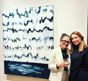 Claire Forlani Instagram - Suzy Murphy “Of Dark and Light”  Showing at the Lindsey Ingram gallery . A magical show , Suzy’s paintings always encompass me completely with their energy, passion and beauty . Thank you  for another heavenly body of work , LOVED ! 🤍🖤🤍. @suzymurphylondon @lyndsey_ingram