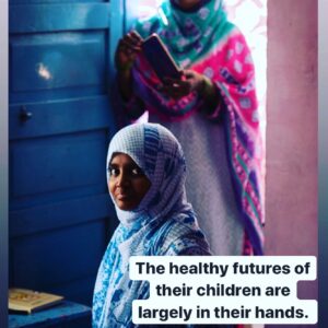 Claire Forlani Instagram - I`m Claire Forlani, ambassador for the International Union Against Tuberculosis and Lung Disease. As we live through these unsettling times, we are also seeing some extraordinary efforts to prevent, treat and eventually cure #COVID19.
Today I want to briefly say something about another infectious disease – tuberculosis.. Today is World TB Day. TB continues to kill some 1.6 million people a year. And it is mainly the poor and marginalised who are affected. 
Lat year I was honoured to visit an extraordinary group of women working to prevent TB in their own neighbourhoods in Malakpet slum community outside Hyderabad in India. These women are true warriors, an inspiration to all of us. The healthy futures of the children in the community are largely in their hands.  Let’s keep those beaming smiles on the faces! TB can be prevented, it just needs the political will and governments with a heart. Stay Home , Stay safe and lets take care of each other ❤️ #ItsTimeToEndTB #COVID19 #StayAtHome @TheUnion_TBLH #WorldTBDay