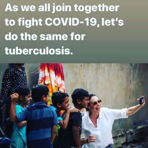 Claire Forlani Instagram - I`m Claire Forlani, ambassador for the International Union Against Tuberculosis and Lung Disease. As we live through these unsettling times, we are also seeing some extraordinary efforts to prevent, treat and eventually cure #COVID19.
Today I want to briefly say something about another infectious disease – tuberculosis.. Today is World TB Day. TB continues to kill some 1.6 million people a year. And it is mainly the poor and marginalised who are affected. 
Lat year I was honoured to visit an extraordinary group of women working to prevent TB in their own neighbourhoods in Malakpet slum community outside Hyderabad in India. These women are true warriors, an inspiration to all of us. The healthy futures of the children in the community are largely in their hands.  Let’s keep those beaming smiles on the faces! TB can be prevented, it just needs the political will and governments with a heart. Stay Home , Stay safe and lets take care of each other ❤️ #ItsTimeToEndTB #COVID19 #StayAtHome @TheUnion_TBLH #WorldTBDay
