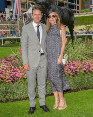 Claire Forlani Instagram - @ascotracecourse @greenroomvip #kinggeorge such a fun day at the races , perfect weather , great group people and as always @zafrushdie & the @greenroomvip hosting a fabulous day! ❤️