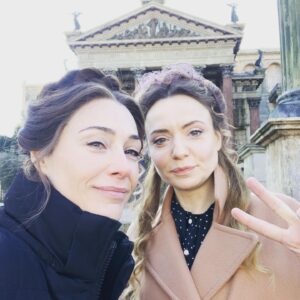 Claire Forlani Instagram - #Roma #work #Domina with the lovely of lovelies @christinebottomley2018  suns out but it’s still cold and neither of us have a cold so we’re still working 😄🌞💕