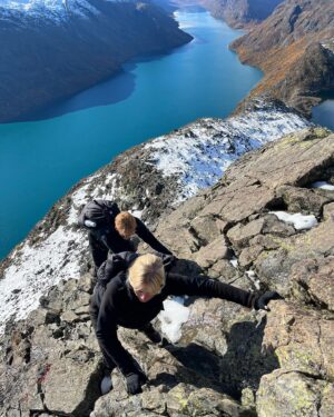 Clara Rosager Instagram - Beautiful Jotunheimen in the fall.
One of the best experience in my life 💙