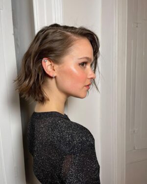 Clara Rugaard Instagram - A few more from the other night, while I lay here in bed eating a whole pack of biscuits xx

Thank you @jemimashoots for capturing this sassy strut 

Makeup by the magical @zoetaylormakeup & hair by the ever-brilliant @patrickwilson 

Lewk by @chanelofficial 💞