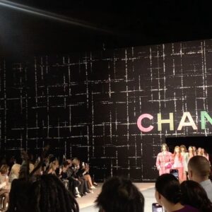 Clara Rugaard Instagram - CHANEL 
Autumn-Winter
2022/23

Thanks for having me @chanelofficial and for the dreamiest of shows 🌷