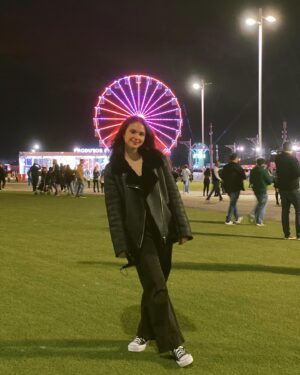 Clara Tiezzi Instagram - barney’s signature pose