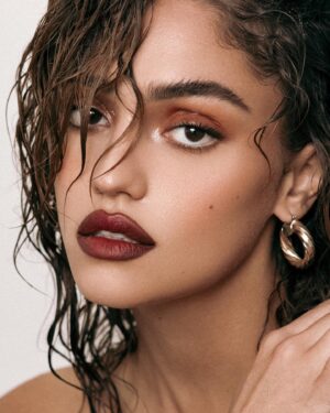 Clara Wilsey Instagram - Who knew a slicked comb over could look so good? 😎 
More from my dream beauty shoot with @madelenelisella and @akiko.artistry 💄✨