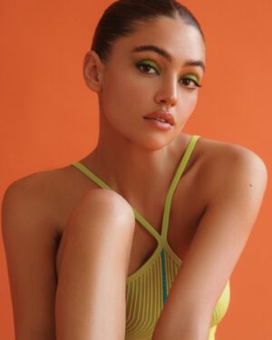 Clara Wilsey Instagram - It’s green eyeshadow season 🦖 
💄 @terezkafras 
👗 @gabiballow 
📸 @yanakalina