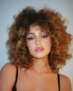 Clara Wilsey Instagram - Please @terezkafras do my makeup everyday and @anatanaka dressed me up and take my picture everyday ❤️‍🔥