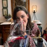 Clara Alvarado Instagram - La lluvia nos ha dado una mini tregua y es que Trujillo nunca defrauda 🎨 🏰🍷🌼 Confieso que es mi pueblo favorito de España, ¿cuál es el vuestro? Recomendaciones para visitar próximamente?! Estoy atenta 📝☺️