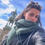 Clara Alvarado Instagram - La lluvia nos ha dado una mini tregua y es que Trujillo nunca defrauda 🎨 🏰🍷🌼 Confieso que es mi pueblo favorito de España, ¿cuál es el vuestro? Recomendaciones para visitar próximamente?! Estoy atenta 📝☺️