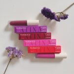 Clara Alvarado Instagram - Aquí están los nuevos labiales de @farmasiespana 🌺 con una gama de colores preciosos y únicos, tan bonitos como todas las floressss que ya sabéis que me encantan. Y pintarme los labios de vez en cuando, pues también! #farmasi #comingsoon