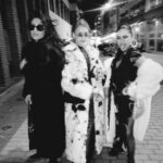 Clara Henry Instagram - Inget får väl en att känna att man lever som när man gått på fest med tema mob wife och folk på bussen hem stirrar på en men inte som om man vore utklädd utan som om man vore 1 st galen person <3