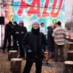 Clara Henry Instagram - I betalt samarbete med @wasabrod är jag fortfarande helt VARM efter vad som nog kammade hem priset som årets trevligaste eftermiddag? Jag fick bjuda in en bunt vänner, vi tog oss upp till toppen av Hammarbybacken och fick kliva in i ett life size knäckebrödspaket där @foodgeekz.se & @wasabrod lagat helt (!) otrolig (!!) knäckebrödsmat. Jag NJÖT kan jag meddela. Njuter fortfarande. Vilken dag? Tack samtliga involverade!!! #wasabröd