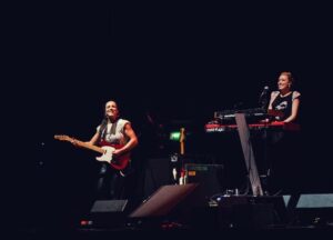 Clare Uchima Instagram - Unforgettable week with lovely people. Thank you @hallandoatesofficial and amazing band for having us and being so nice to us. Thank you @kttunstall you’re a true rockstar and a role model for all of us. Thanks for having me play for you it was so much fun! Girls we laughed a lot I love you 💞💞💞 @catplaysdrums @hattiemoranguitar @mandy_plays_bass @kevinmajorino @benbenbenben4 @devodibiase @ohhroman