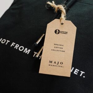 Clare Uchima Instagram - It’s getting chilly 🍂🍁 so we made some organic unisex hoodies. Made with organic cotton. Vegan & fairtrade.
・・・
#Repost @majomedicine 
Anyone else feel like they’re “Not From This Planet”? 😆🙋🏻‍♀️💁🏻‍♀️🤪
寒くなってきたので、暖かいオーガニックコットンのパーカー作ったよ。ユニセックスでオーバーサイズな感じ^_^ もちろんヴィーガン✨
.
.
.
.
.
📸 by @rosauch 
#hoodie #nftp #notfromthisplanet #organic #majomedicine #unisexfashion #unisex #vegan #fairtrade #fairtradefashion #ethicalfashion #organicfashion #パーカー #オーガニックライフ #エシカルファッション