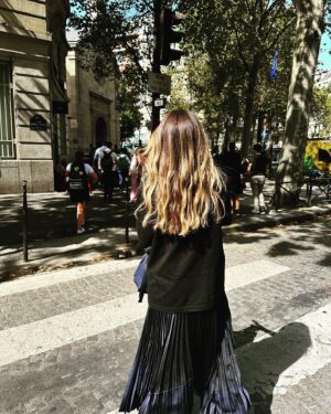 Clare Waight Keller Instagram - Work Trip Part 2 - 72 hours in Paris 

#parisienne 
#tiles
#shadows
@uniqlo : C #blueshirt
#talking
#looks
#goodhairday 
@uniqlo
#streetstyle
@uniqlo :C