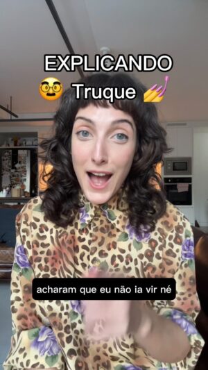 Clarice Falcão Instagram - EXPLICANDO A MÚSICA TRUQUE
uma fábula aterrorizante baseada em fatos reais

música do meu disco novo de mesmo nome