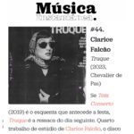 Clarice Falcão Instagram - fiz um atrasado carrossel com algumas listas que citaram o Truque como um dos melhores discos de 2023, pois muitos dirão que fazem música pelo amor mas eu faço para tirar onda obrigada por lembrarem de mim e principalmente proporcionarem essa oportunidade de me exibir na internet. recado a quem quer ouvir essa belezinha ao vivo: a turnê estreia dia 01/03 na Casa Natura em SP ultimos ingressos ainda a venda no LiNK dA biO ps. nunca é demais agradecer ao meu parceiro @looksdepaiva pois ele é pfto