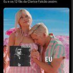 Clarice Falcão Instagram - ✨Truque✨ recebeu a maior honra do brasil contemporâneo e virou MEMES prêmio apenas comparável a ser condecorado cavaleiro do imperio britânico no imperio britânico. e agora a grande pergunta: o que acharam do album visual? (não perguntei antes pois passei 4 dias de ressaca)