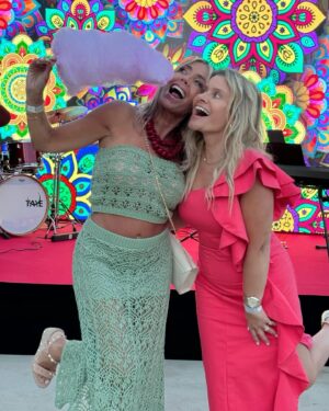 Cláudia Jacques Instagram - Arraial de São João no @innside_by_melia em Braga. 

#arraial #sãojoão #algodaodoce #claudiajacques_oficial