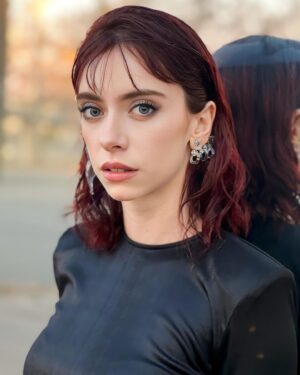 Claudia Riera Instagram - Premis Gaudí 💫🥂
Que el cine ens continuï omplint el cor!
@academiacinecat gràcies per confiar en el équip de @jomaimai3cat per tancar la gala! 🖤

Styled by: @tabathariviere_ 
Hair and M.U.A: @serratmarsal 

Thanks to:
Dress: @etxartpanno 
Jewels: @pia.glsswrks 
Shoes: @finallypress