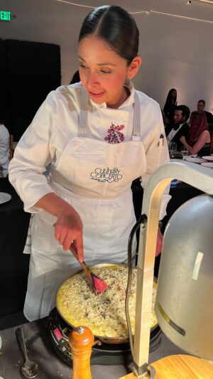Claudia Sandoval Instagram - I’m incredibly grateful for the invitation from @chefclaudiasandoval to be part of this magnificent Culinary Concerto.
Cooking in front of our table a menu inspired in @tresestrellasorganicfarm , a wine pairing curated by @romina.mendozab with @henrilurton outstanding wines and the live orchestra playing was truly awe-inspiring. It was a unique experience that I will cherish forever. 
Thank you, @mainlymozart for this unforgettable opportunity to be part of this event in benefit of our young musicians in both Baja and California ✨
Can’t wait to see you soon @lacocinaquecanta @rancholapuerta !