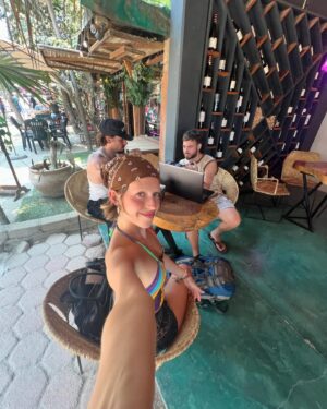 Claudia Bouvette Instagram - 🏴‍☠️💘🦎🥥🇲🇽🦂🌴