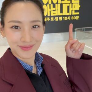 Claudia Kim Instagram - fun day with my YG 히어로 FAM 🫶🏻✨ 오늘 함께 해주신 분들 모두 감사해요 넘넘 즐거웠어요 #ygentertainment