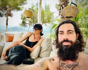 Claudia Pandolfi Instagram - Let the love set me free
Close to you is where l wanna be