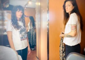 Claudia Pandolfi Instagram - L’ultimo giorno.
Lei è la costumista.
“Giorgia, oggi vuoi vestire tu Anita?”
Lo ha fatto.
Da testa a piedi.
I love you sister ❤️
@giorgiaguglielman 
• Hey • Pixies

#unprofessore
@banijaystudios