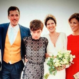 Claudia Pandolfi Instagram - Il giorno del suo addio al nubilato le diedi una forchettata in faccia.
Quando si sposò però, sabotai solo le foto.
@giuliabevi
