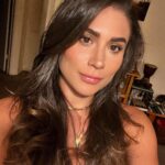 Claudia Zepeda Instagram - 1. Mi hábitat natural. 🌊 2. Unas plantitas que compré.🌱 3. 🍑 4. Sunset surfing 🏄🏻‍♂️ 5. Selfie porque nos sentimos linda. 🌻 6. Delicia de cena (comté, mi nuevo queso favorito) 🧀 7. Más bikini porque ajá 👙 8. California sunsets 🌅