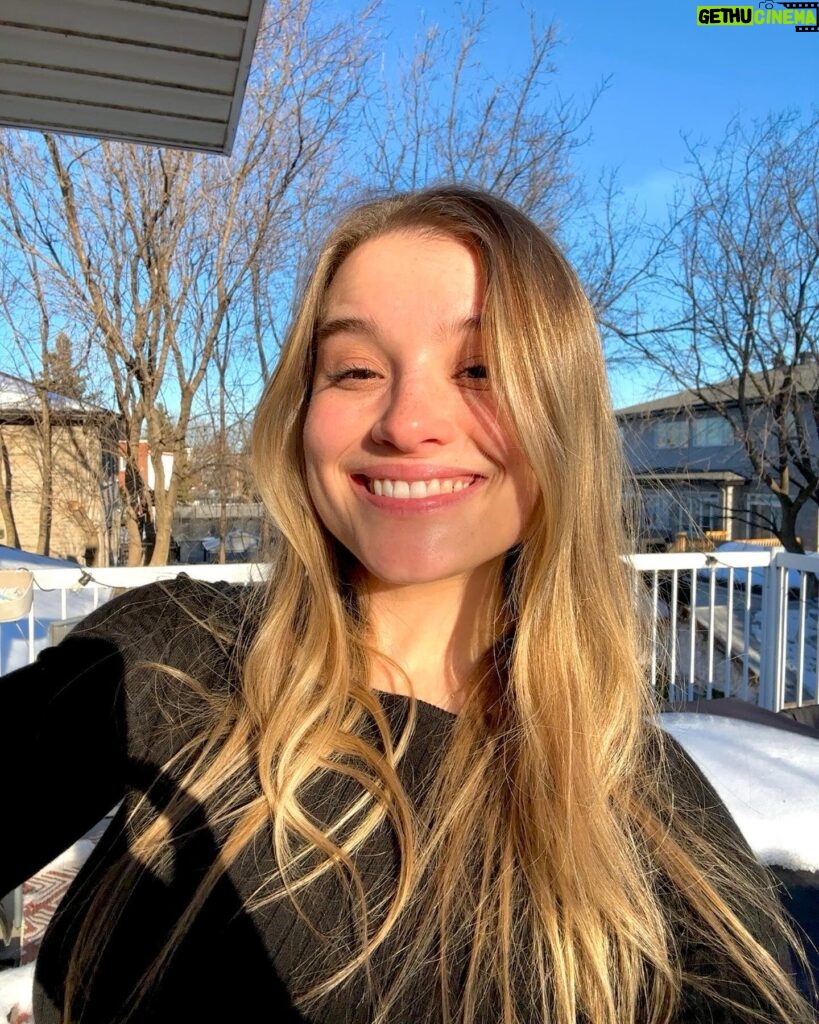 Claudie Mercier Instagram - But FIRST, let me take a selfie 💁🏼‍♀️