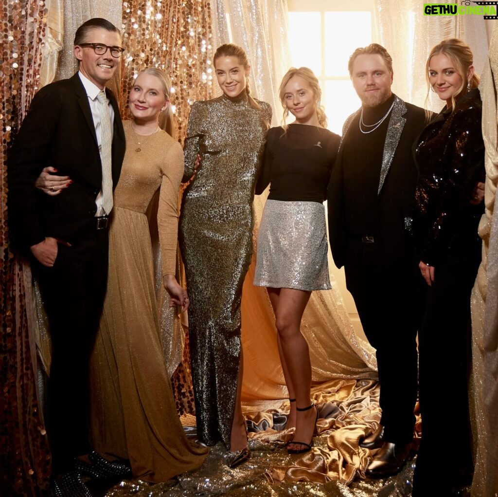 Clea Shearer Instagram - And what a night with our FRIENDS. To say we love them is an understatement. 🩷 @johnshearer @hayley_hubbard @delaneyroyer @ernest @kelseaballerini 📸: @katiekauss