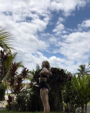 Coeur de Pirate Instagram - 🌺