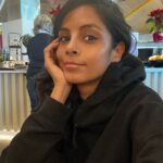 Collien Ulmen-Fernandes Instagram - Vor einer Woche: Erster Versuch zum Dreh nach München zu reisen: Corona Nun eine Woche später zweiter Versuch: Flughafen dicht. Seit zwei Tagen. Jetzt gestrandet in Madrid…