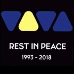 Collien Ulmen-Fernandes Instagram - Heute ist ein besonderer Tag, denn heute wäre der bunteste aller Popmusikkanäle 30 Jahre alt geworden, aber dazu kam es leider nicht. Im zarten Alter von nur 25 Jahren ist er von uns gegangen:     ✝️ V I V A ✝️ 01.12.1993 - 31.12.2018 ⚰️ Wir, seine zahlreichen Kinder, trauern um ihn. Anlässlich seines heutigen 30. Geburtstages überträgt der einstige Konkurrent MTV heute um 20:15 Uhr sein Begräbnis:  Die letzte VIVA-Sendung EVER EVER EVER und die durfte ich einläuten, mit den Worten, mit denen einst alles begann… „Viva ist daaaaaa!“ (Zitat Heike Makatsch - Erste Viva-Sendung 01. Dezember 1993) Das Versprechen, dass wir immer beisammen bleiben werden, konnte jedoch nicht eingelöst werden. Wieso, weshalb, warum, dem gehen wir in einer dreiteiligen ARD-Dokumentation auf den Grund. (Im Januar im TV und jetzt schon zum Jubiläum @ardmediathek) Heute um 20:15 Uhr auf MTV (die letzte VIVA-Sendung aller Zeiten) moderiert von @jankoeppen und mir und danach moderieren @nilzenburger @markus_kavka und ich je eine #VIVAstory für die ARD.