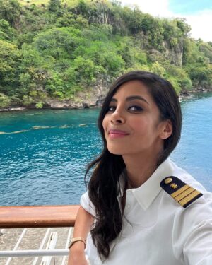 Collien Ulmen-Fernandes Instagram - Draußen wunderschönste karibische Natur und ich muss die ganze Woche innen drehen… 

Voll fies, die Leute vom ZDF…