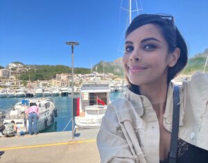 Collien Ulmen-Fernandes Instagram - #MalleTouristin in #PortDeSoller #SoSchöööön☀️🌊😎🦦