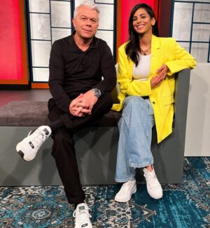Collien Ulmen-Fernandes Instagram - Wir Zwei schon wieder. 
Wir dürfen mal wieder zusammen moderieren. 
Und es geht wieder um 🎵🎶 📺 
Diesmal trauern wir aber nicht einem toten Popmusik-Kanal hinterher 
(…wie in der VIVA-Story ➡️ @ardmediathek)
Diesmal feiern wir einen lebendigen Musik-Kanal und zwar @deluxe_music 🙌🏽
Dort moderieren @markus_kavka und ich nämlich morgen Abend um 19:00 Uhr ein Special - in dem wir 30 Jahre Deutsches Musik-TV feiern.
(…mit ganz viel Krawall und Remmidemmi und megakrassen Anekdoten über’s Musikfernsehen… 💫🌈🎼🎸📻🎤🎙💥🪩 🥳 😵‍💫🧑🏻‍🎤🕺🏻🤘🏾🙀🙈)
In diesem Sinne: Hamma wieder was gelernt! Recht herzlichen Dank für die Aufmerksamkeit! Auf Wiedersehen!
