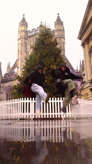 Comfort Fedoke Instagram - How’s your holidays going? Cuz we still rockin in the streets! 
•
🫂Sending love to those who need it as this season isn’t the best for everyone.🫂 but if you have someone give them the biggest hug 
•
#unwrapped #treatemrightchallenge #intothenewyear #trusttheprocess #nacomfortzone #arbengiga #kwanzaa #unity #uk #bath #bathuk #unitedwestand #travelgram #dance