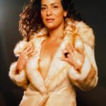 Constance Marie Instagram – Brrrrrrrr it’s cold outside
🥶🤣
A photo from a shoot waaaaay back in 2003-ish
If anyone knows the photographer please let me know.. would love to give credit!
FYI-The fur is fake.
#flashbackfriday #Friday #fridayvibes #FeelGoodFriday